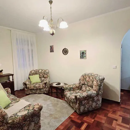 Banana Lovers - Farm View *